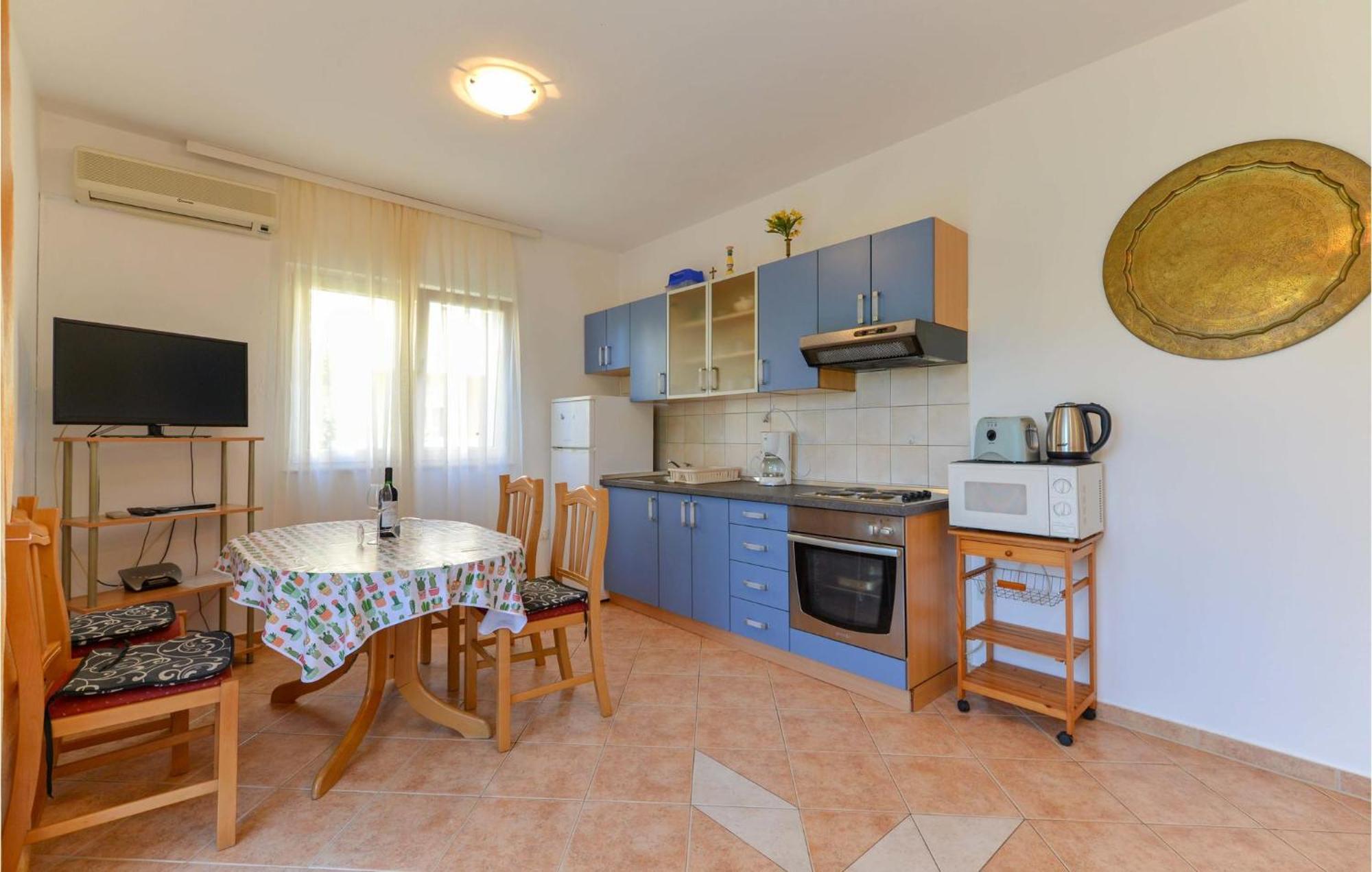 1 Bedroom Nice Apartment In ซาดาร์ ภายนอก รูปภาพ